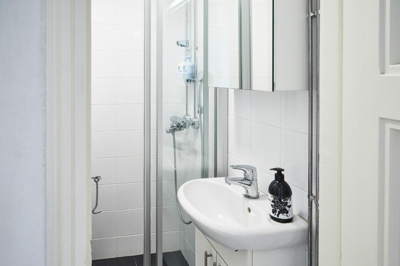 Small Studio Apartment Nearby City Centre Helsínquia Exterior foto